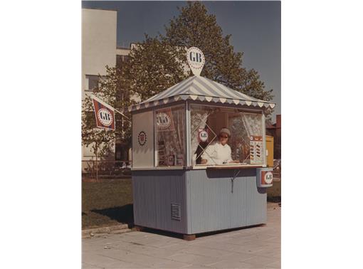 På 1960-talet var glasskiosken given i den svenska stadsbilden.